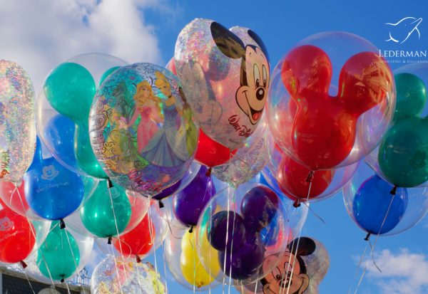 balões disney que representam encamento de clientes
